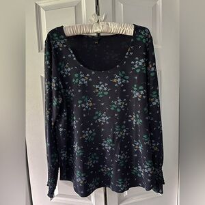 Floral scoop neck blouse with shirred cuff